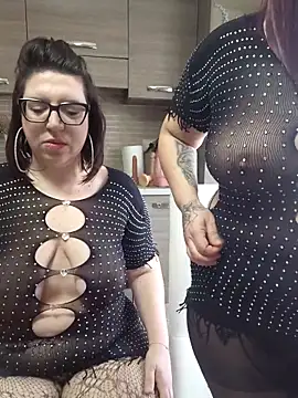 Snapshot of carolyne2023 chatting on February 8, 2026, 8:18 am carolyne2023 online show from February 8, 2026, 8:18 am