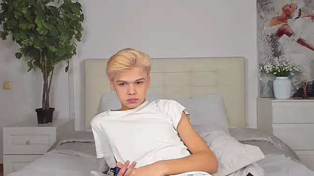 Snapshot of Felix_Rey chatting on February 7, 2025, 9:58 pm Felix Rey online show from February 7, 2025, 9:58 pm