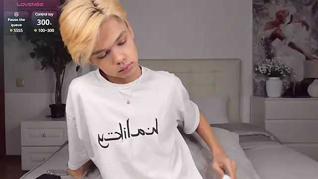 Snapshot of Felix_Rey chatting on February 21, 2025, 4:05 pm Felix Rey online show from February 21, 2025, 4:05 pm