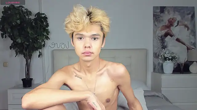 Snapshot of Felix_Rey chatting on September 18, 2025, 1:24 pm Felix Rey online show from September 18, 2025, 1:24 pm