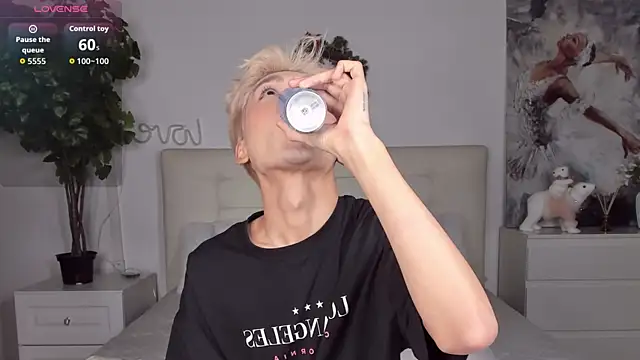 Felix Rey online show from December 17, 2025, 5:52 pm