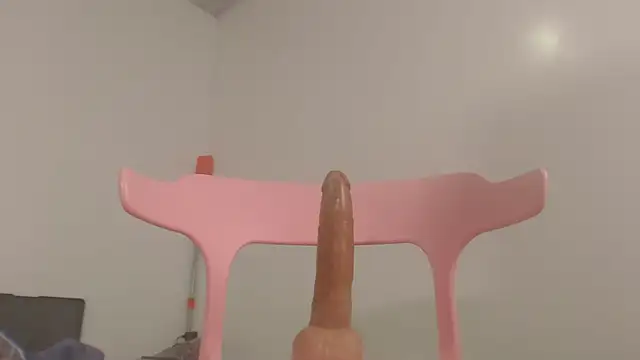 Snapshot of Kitty_Mifl chatting on March 8, 2025, 6:10 am Kitty Mifl online show from March 8, 2025, 6:10 am