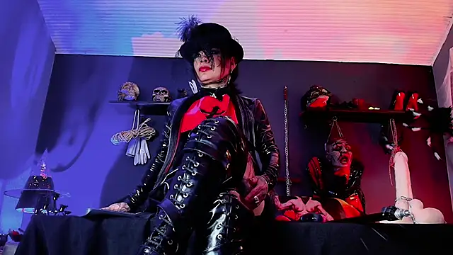 MorganaCrowley online show from October 28, 2025, 7:27 pm