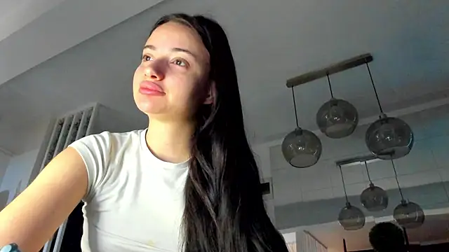 IreneVON online show from October 18, 2025, 4:15 am