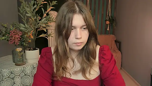 FioraMarmoris online show from December 4, 2025, 1:09 pm