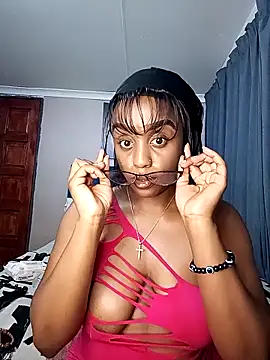 Queen-Chocolate online show from October 9, 2025, 3:37 am