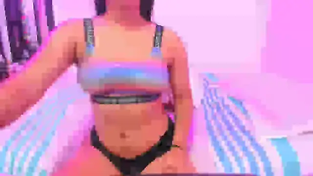 Snapshot of Ivonnesweets chatting on February 12, 2025, 4:01 am Ivonnesweets online show from February 12, 2025, 4:01 am