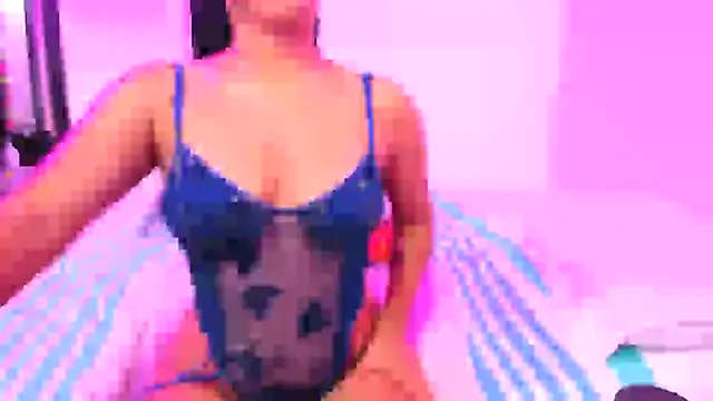 Snapshot of Ivonnesweets chatting on February 18, 2025, 2:27 am Ivonnesweets online show from February 18, 2025, 2:27 am