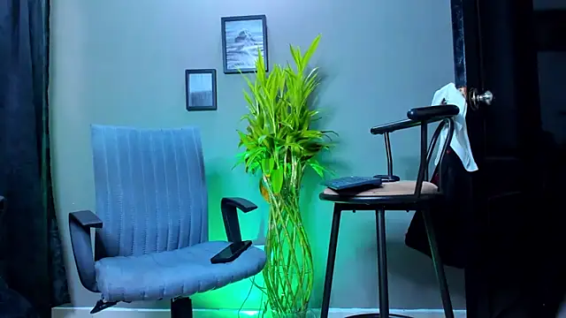 Damian 022 online show from October 19, 2025, 2:18 pm