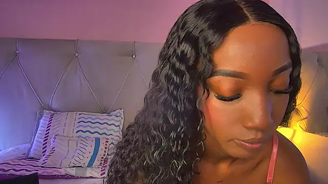 FiorelaLenin online show from February 18, 2026, 6:04 pm