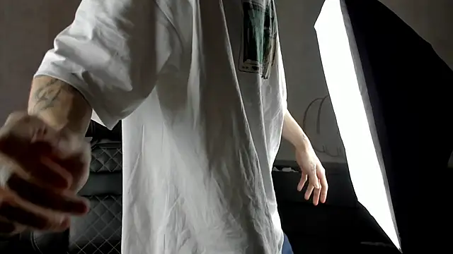 Snapshot of MasonWarholl chatting on December 12, 2024, 3:27 pm MasonWarholl online show from December 12, 2024, 3:27 pm