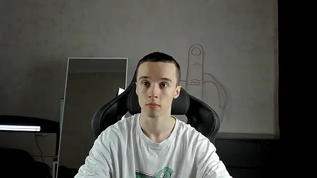 Snapshot of MasonWarholl chatting on January 8, 2025, 1:53 am MasonWarholl online show from January 8, 2025, 1:53 am