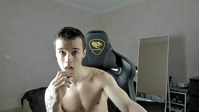 Snapshot of MasonWarholl chatting on January 30, 2025, 2:58 pm MasonWarholl online show from January 30, 2025, 2:58 pm