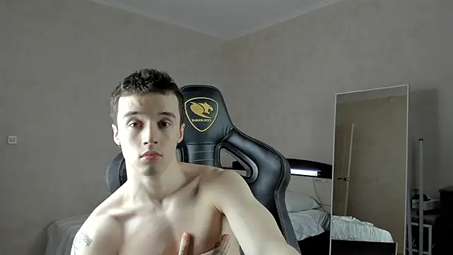 Snapshot of MasonWarholl chatting on February 9, 2025, 5:43 pm MasonWarholl online show from February 9, 2025, 5:43 pm