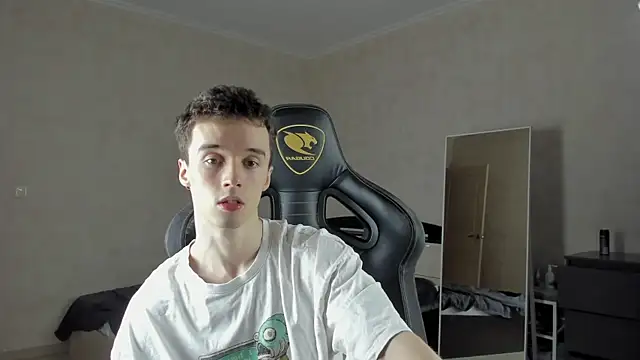 Snapshot of MasonWarholl chatting on March 19, 2025, 6:12 pm MasonWarholl online show from March 19, 2025, 6:12 pm