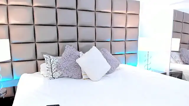 AnnyHizzle online show from March 9, 2025, 9:57 pm