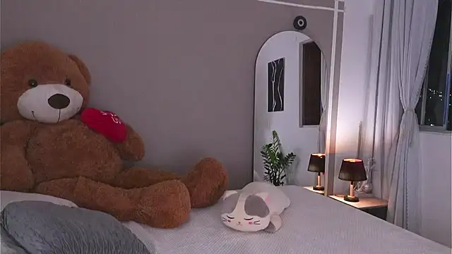 AnnyHizzle online show from October 6, 2025, 1:58 am