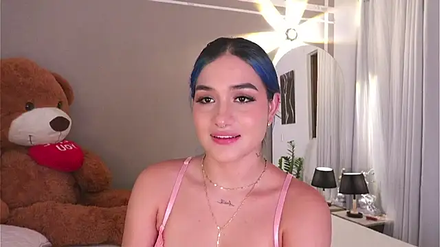 AnnyHizzle online show from November 3, 2025, 2:57 am