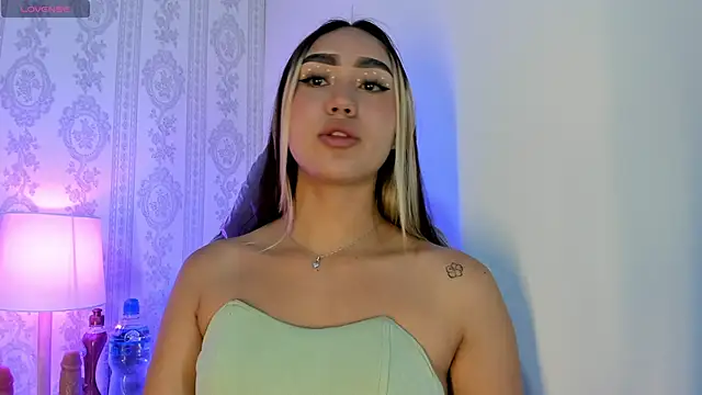 Snapshot of liaa_18 chatting on November 9, 2025, 3:38 am liaa 18 online show from November 9, 2025, 3:38 am