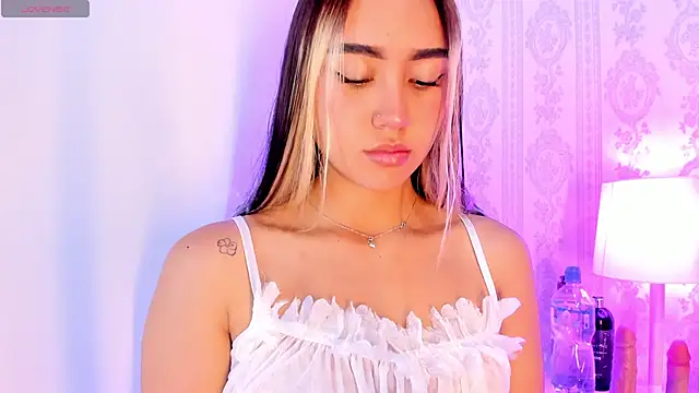 Snapshot of liaa_18 chatting on November 15, 2025, 3:04 am liaa 18 online show from November 15, 2025, 3:04 am