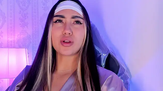 Snapshot of liaa_18 chatting on February 19, 2026, 7:15 am liaa 18 online show from February 19, 2026, 7:15 am