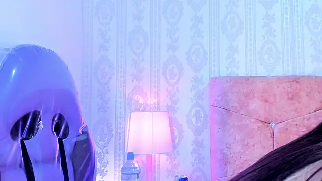 Snapshot of liaa_18 chatting on February 25, 2026, 4:33 am liaa 18 online show from February 25, 2026, 4:33 am