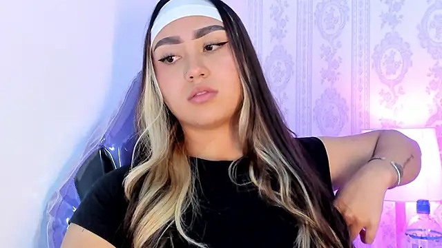 Snapshot of liaa_18 chatting on March 3, 2026, 4:29 am liaa 18 online show from March 3, 2026, 4:29 am