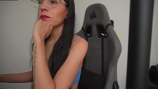 little-eli online show from December 4, 2025, 7:11 pm