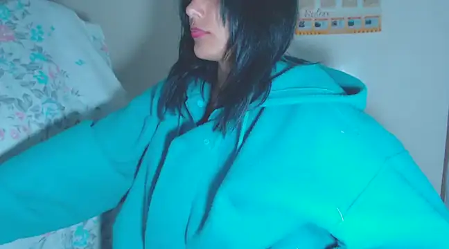 home vlak online show from March 5, 2025, 10:32 pm