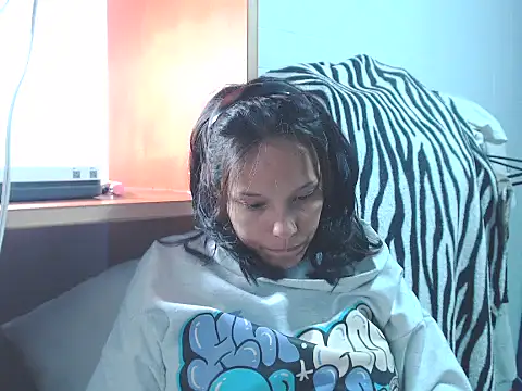 Snapshot of home_vlak chatting on April 18, 2026, 7:58 pm home vlak online show from April 18, 2026, 7:58 pm