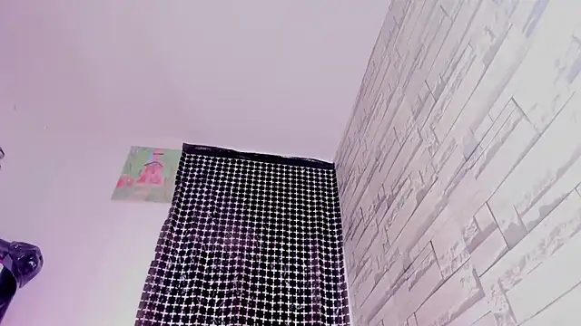 MiaKirshner online show from February 25, 2025, 1:17 pm