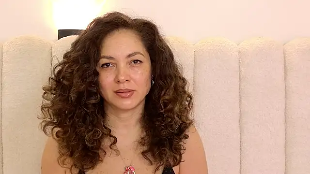 Snapshot of Juliabadlee chatting on November 9, 2025, 7:45 pm Juliabadlee online show from November 9, 2025, 7:45 pm