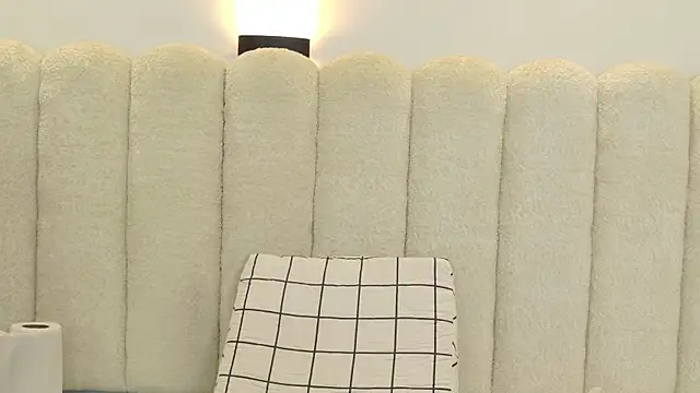 Snapshot of Juliabadlee chatting on November 27, 2025, 10:01 pm Juliabadlee online show from November 27, 2025, 10:01 pm