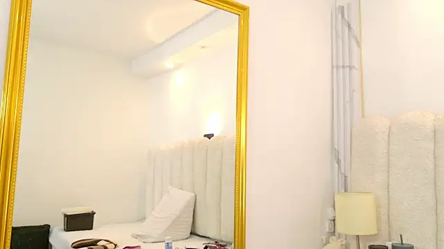 Snapshot of Juliabadlee chatting on December 15, 2025, 9:08 pm Juliabadlee online show from December 15, 2025, 9:08 pm