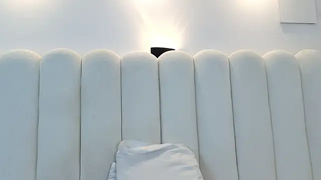 Snapshot of Juliabadlee chatting on February 15, 2026, 11:34 pm Juliabadlee online show from February 15, 2026, 11:34 pm