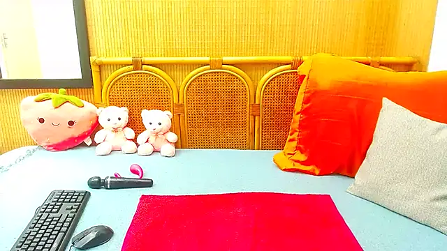 HugeMassiveBooty online show from February 17, 2025, 3:53 pm