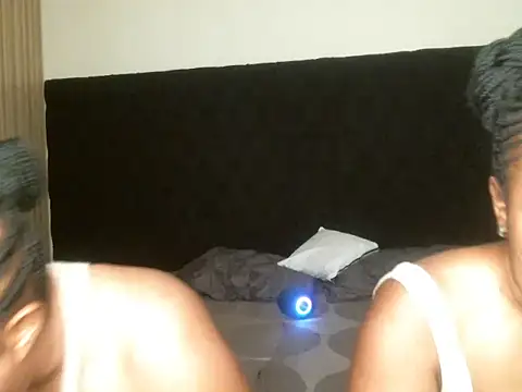 R-thequeen online show from November 15, 2025, 8:55 am