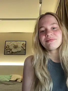 annabel8 online show from April 5, 2026, 8:39 pm