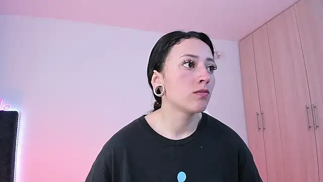 liaqueen610 online show from January 13, 2025, 11:38 pm