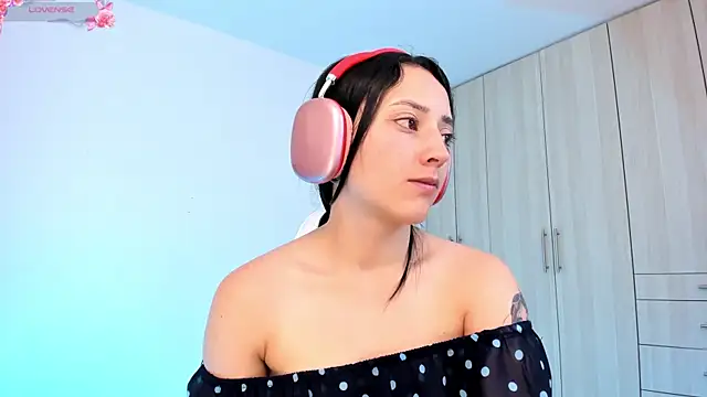 liaqueen610 online show from February 12, 2025, 8:29 pm