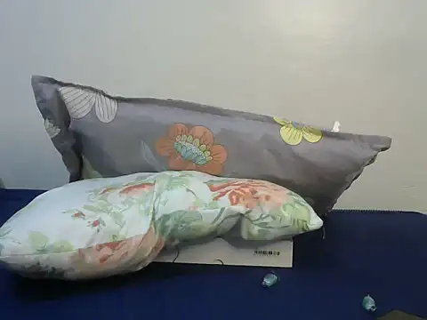 StacyGee24 online show from October 8, 2025, 8:17 pm