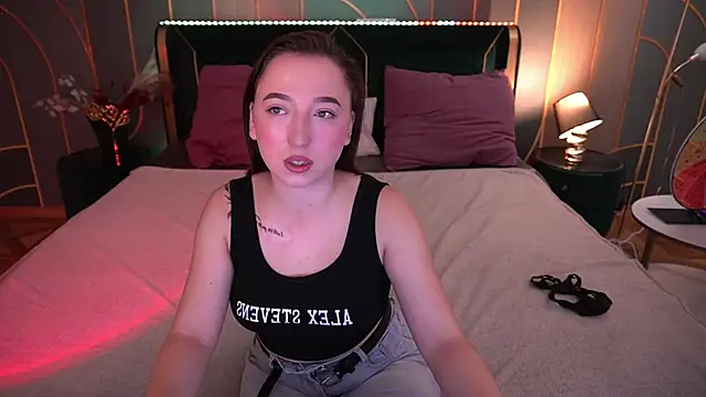 MonAmourrrR online show from September 20, 2025, 6:25 am