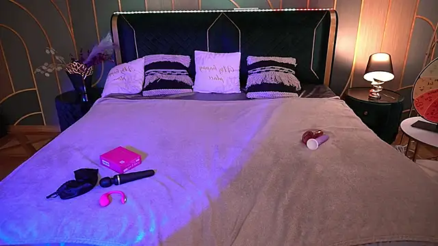 MonAmourrrR online show from October 3, 2025, 5:59 am