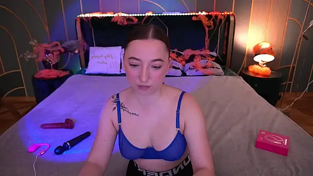 MonAmourrrR online show from October 24, 2025, 5:59 am