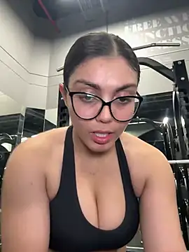 Snapshot of zui_lu chatting on February 19, 2025, 5:05 am zui lu online show from February 19, 2025, 5:05 am