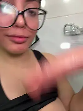 Snapshot of zui_lu chatting on March 3, 2025, 7:10 am zui lu online show from March 3, 2025, 7:10 am