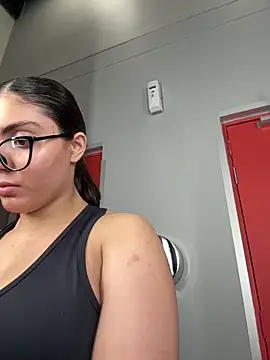 Snapshot of zui_lu chatting on March 11, 2025, 12:11 am zui lu online show from March 11, 2025, 12:11 am