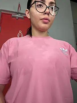 Snapshot of zui_lu chatting on March 16, 2025, 5:03 am zui lu online show from March 16, 2025, 5:03 am