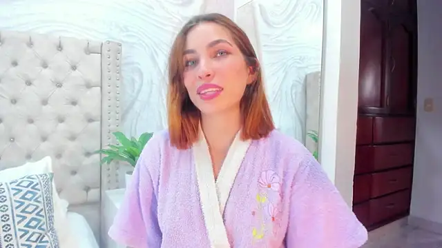 Mia Parissi online show from January 11, 2025, 6:01 pm