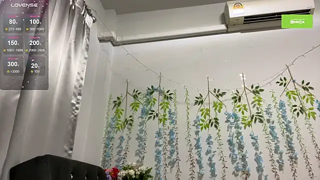 Isexxs online show from February 8, 2025, 9:46 pm